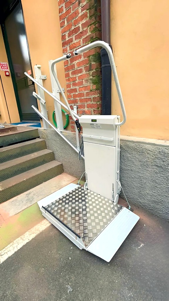 esempio_montascale_disabili00001