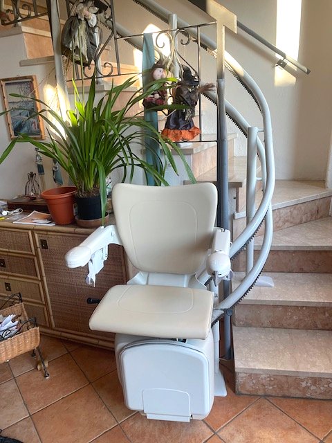 montascale-anziani-curvilineo0000217