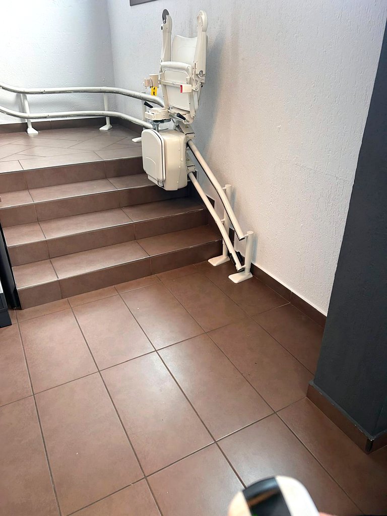 montascale-anziani_curvilineo00003